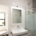 Apartament White Tiles In Center