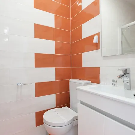 White Tiles In Center Appartement *