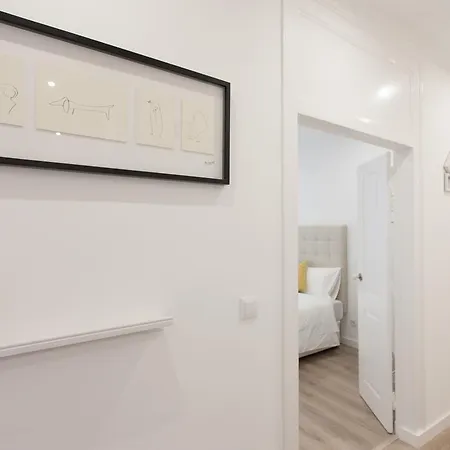 Appartement White Tiles In Center *