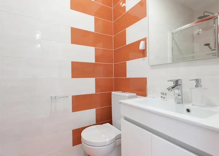 White Tiles In Center Appartement *